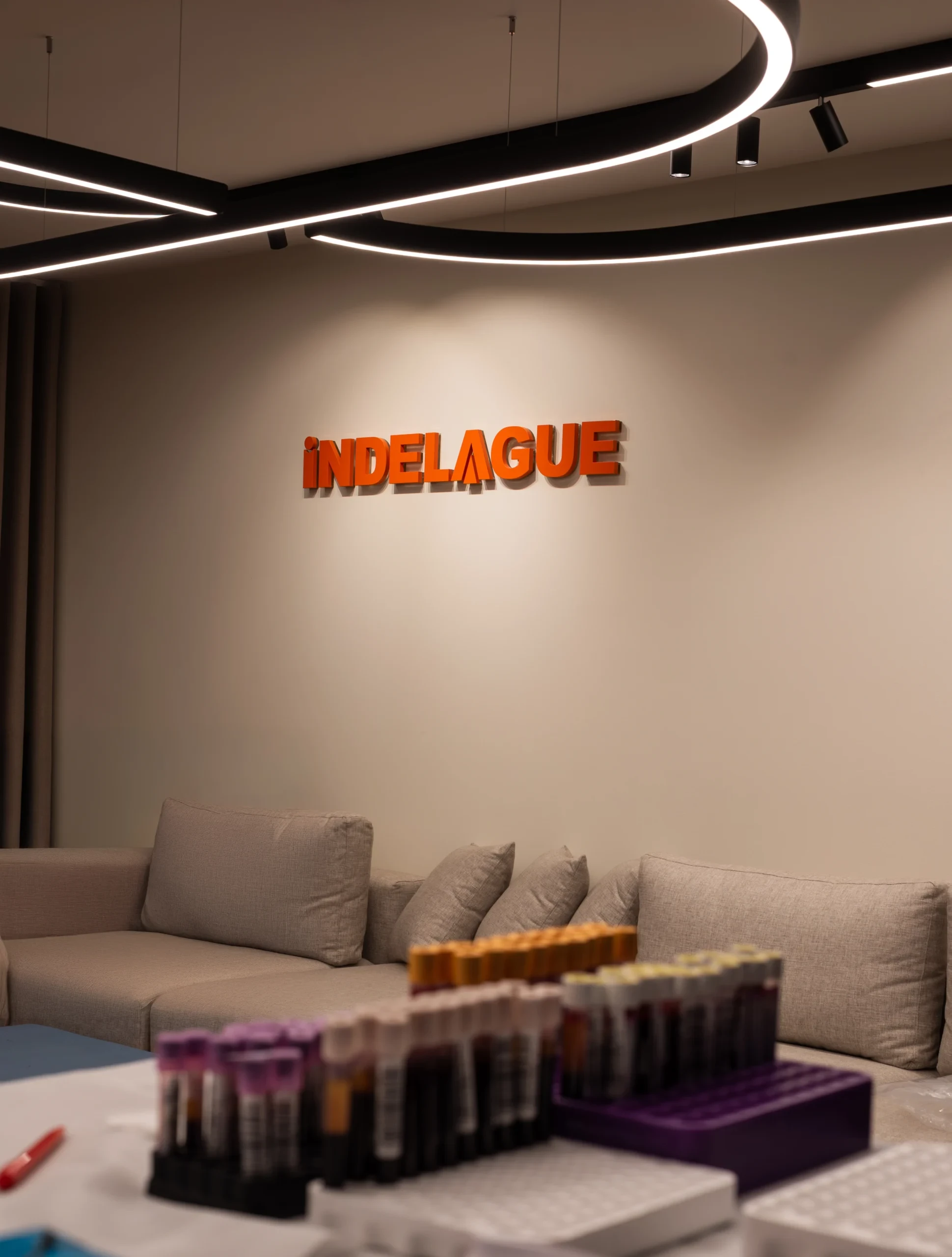 Indelague-doacao-sangue-bloco-1-image_1-697x920px-scaled.webp