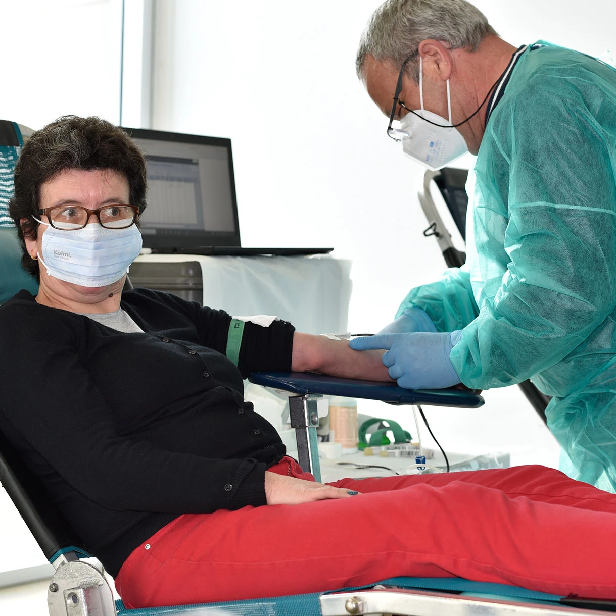 Doe-Sangue_Image-2_1220x1220px.jpg